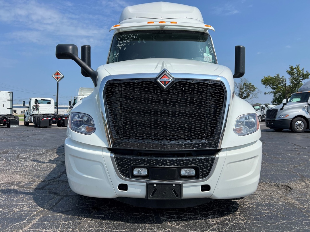 2025 International LT - image 3