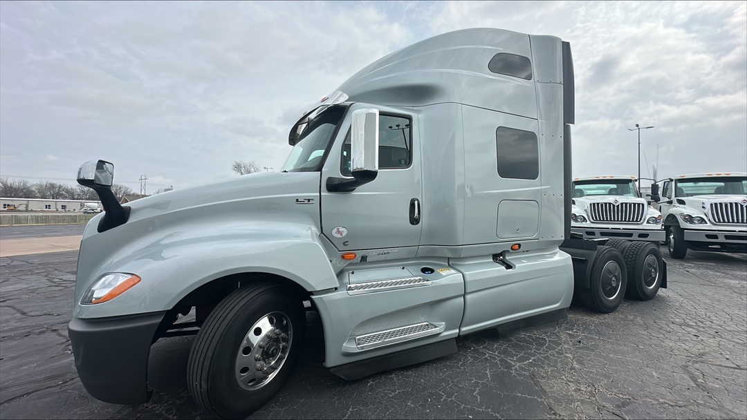 2023 International LT625