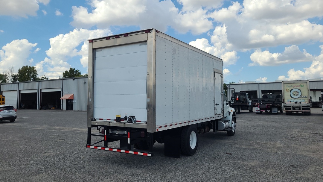 2019 International 4300 - image 13