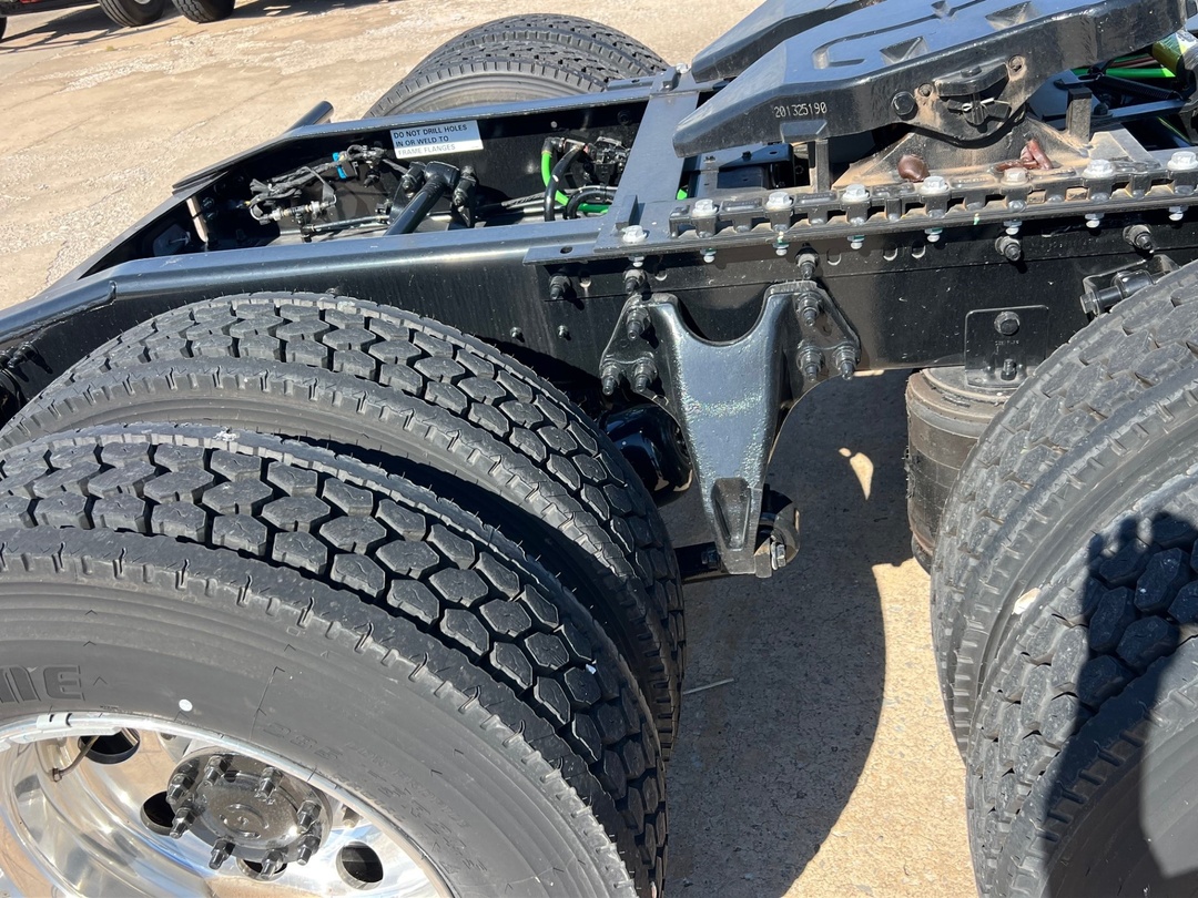 2026 International LT - image 4