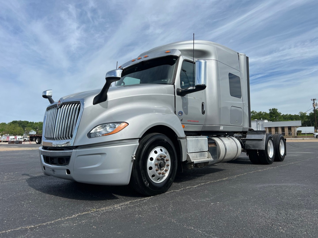 2022 International LT625