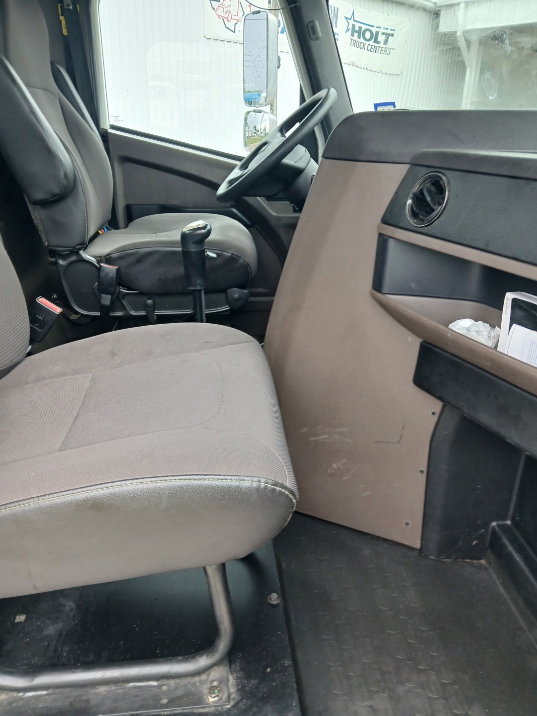 2021 International HX - image 6