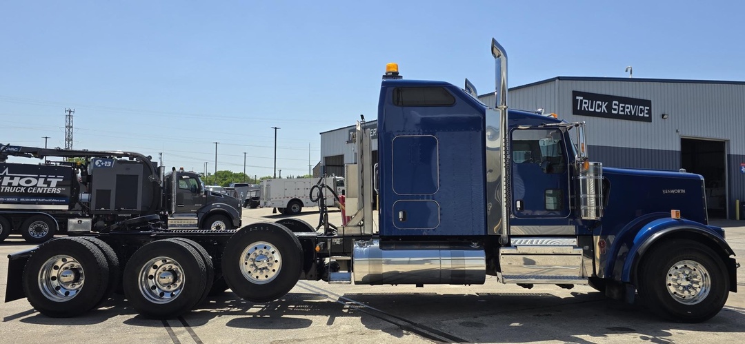 2022 Kenworth W900 - image 5