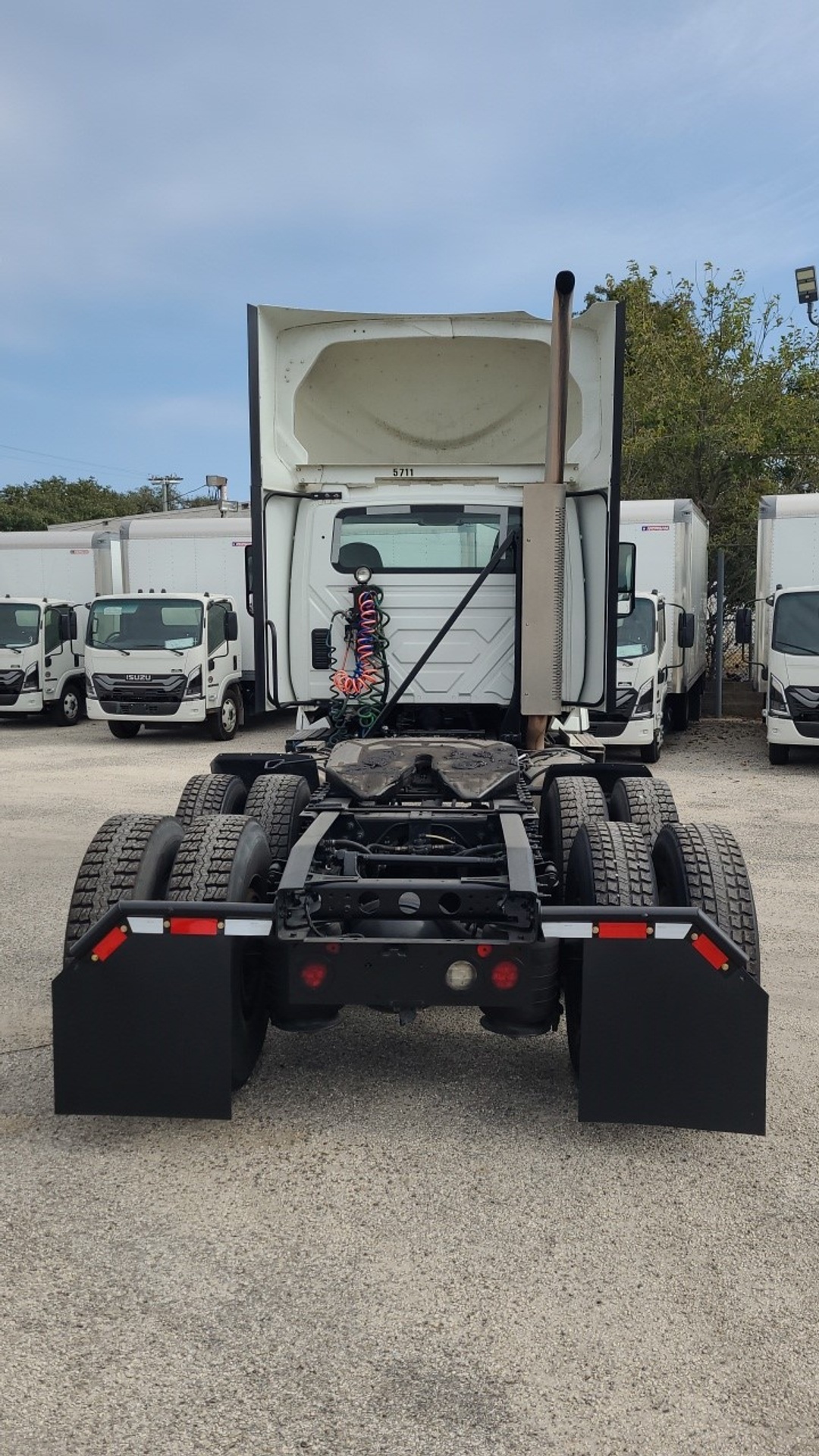 2021 International LT - image 10