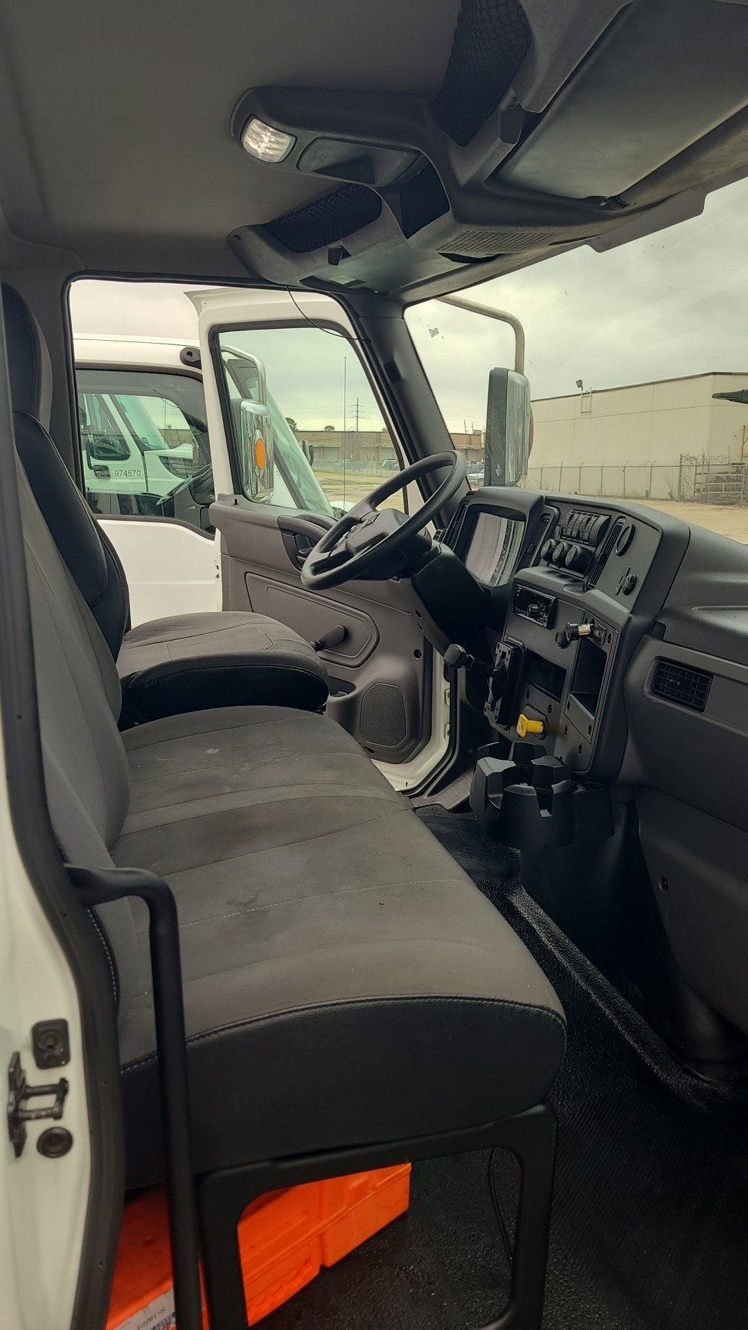 2020 International MV - image 5