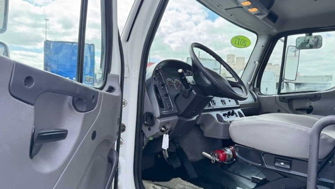 2017 Freightliner M2 106 - image 15