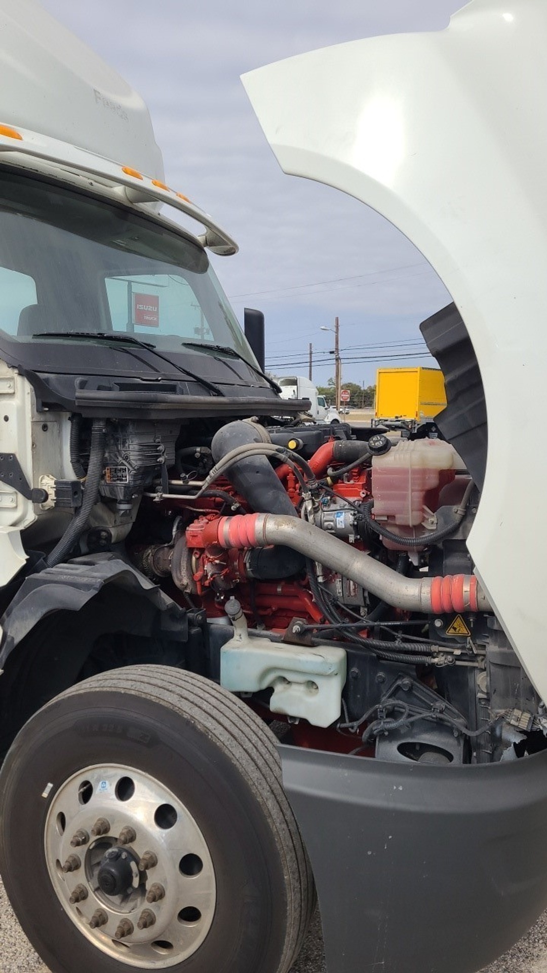 2021 International LT - image 5