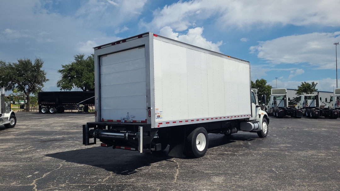 2019 International MV - image 12