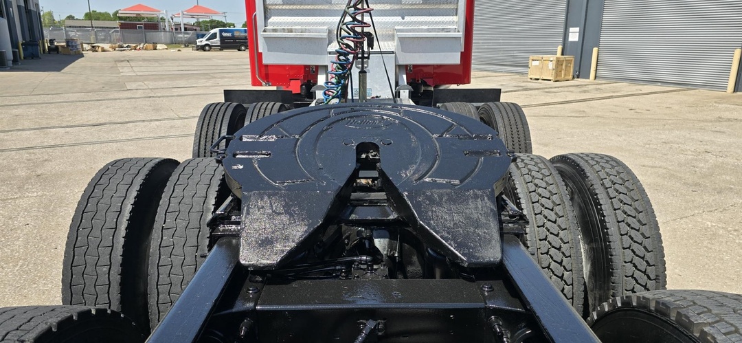 2015 Peterbilt 567 - image 16