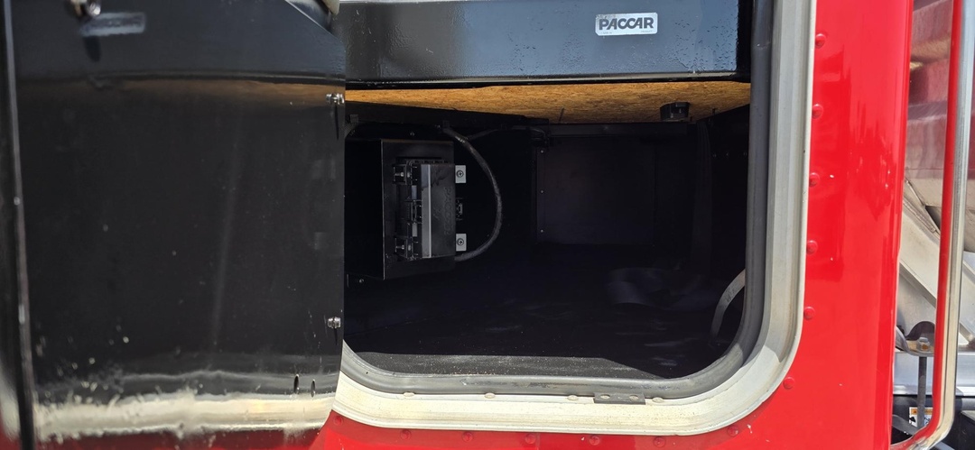 2015 Peterbilt 567 - image 10