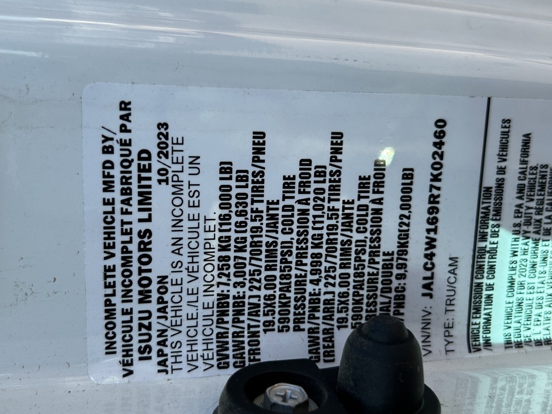 2024 Isuzu - image 7