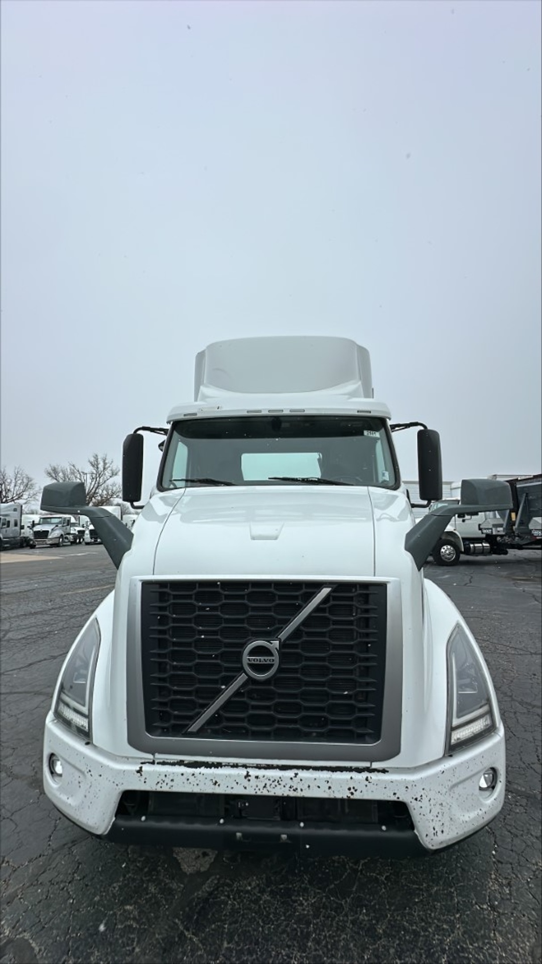 2019 Volvo VNL 860 - image 4