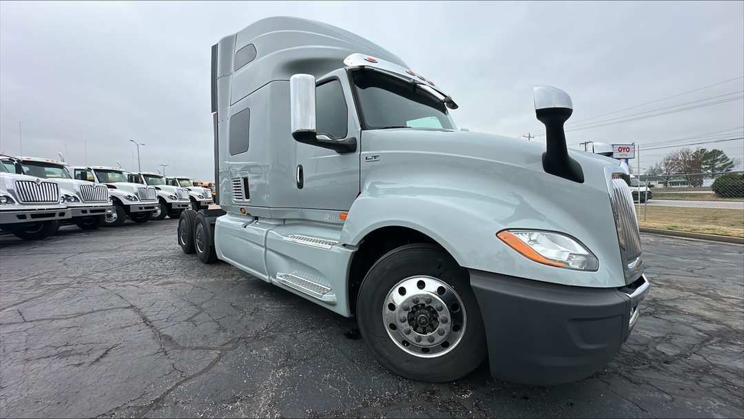 2023 International LT625