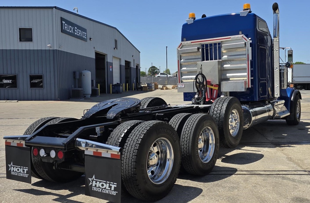 2022 Kenworth W900 - image 4