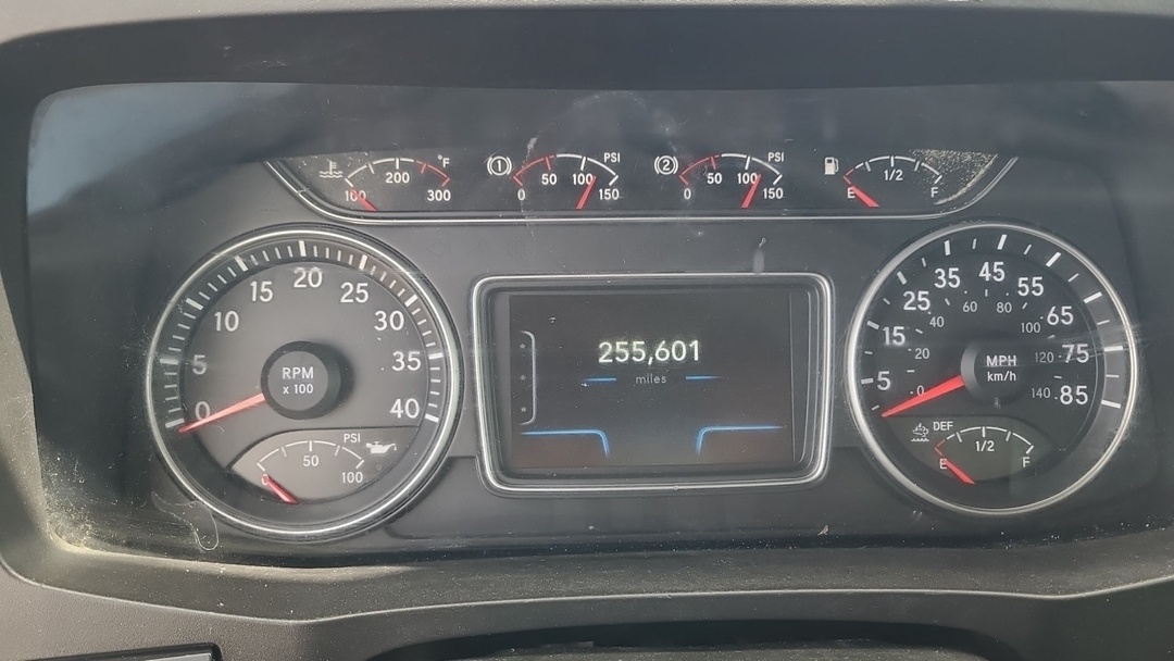 2019 International MV - image 9