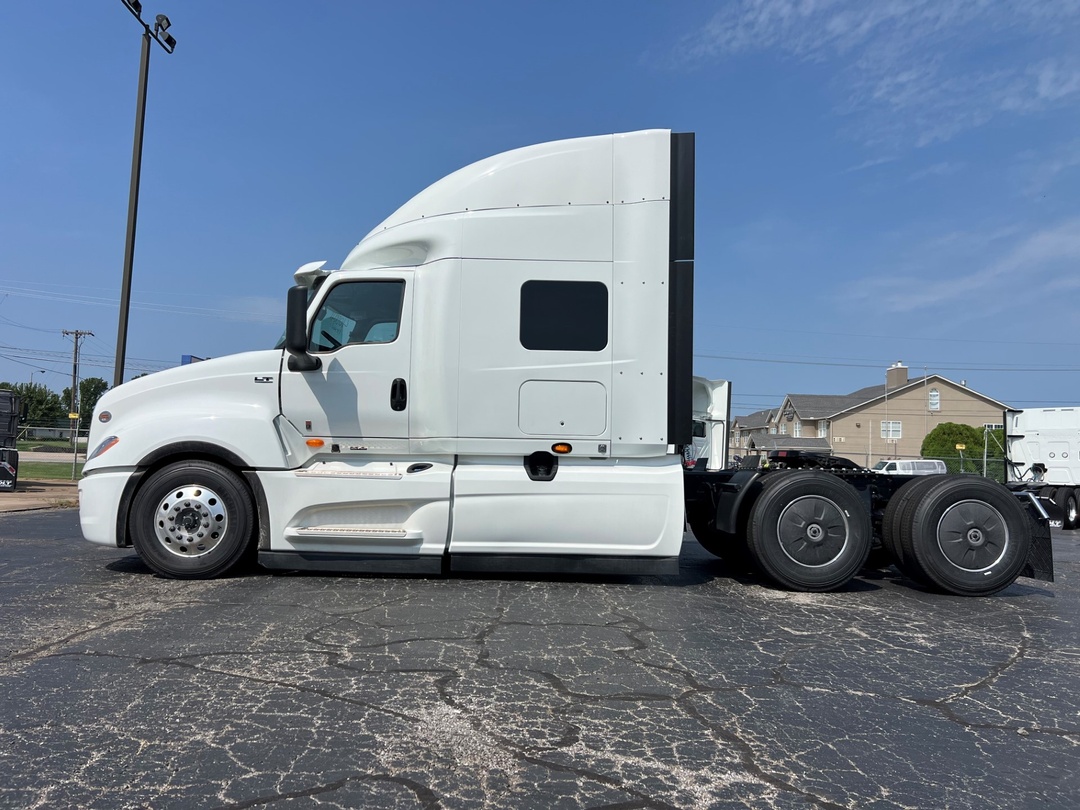 2024 International LT - image 4