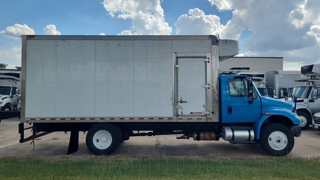 2019 International 4300 - image 7
