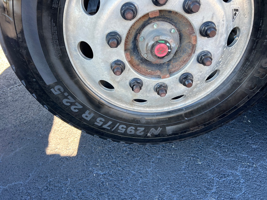 2024 International HX - image 16