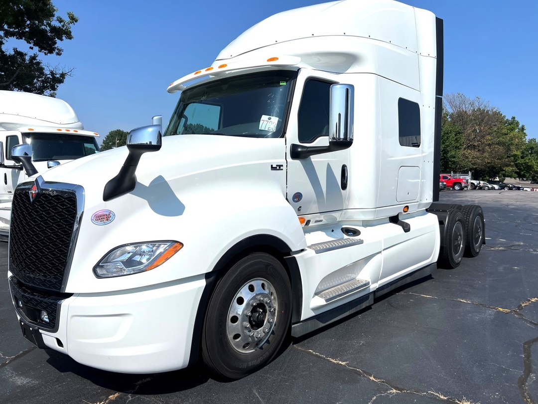 2025 International LT - image 1