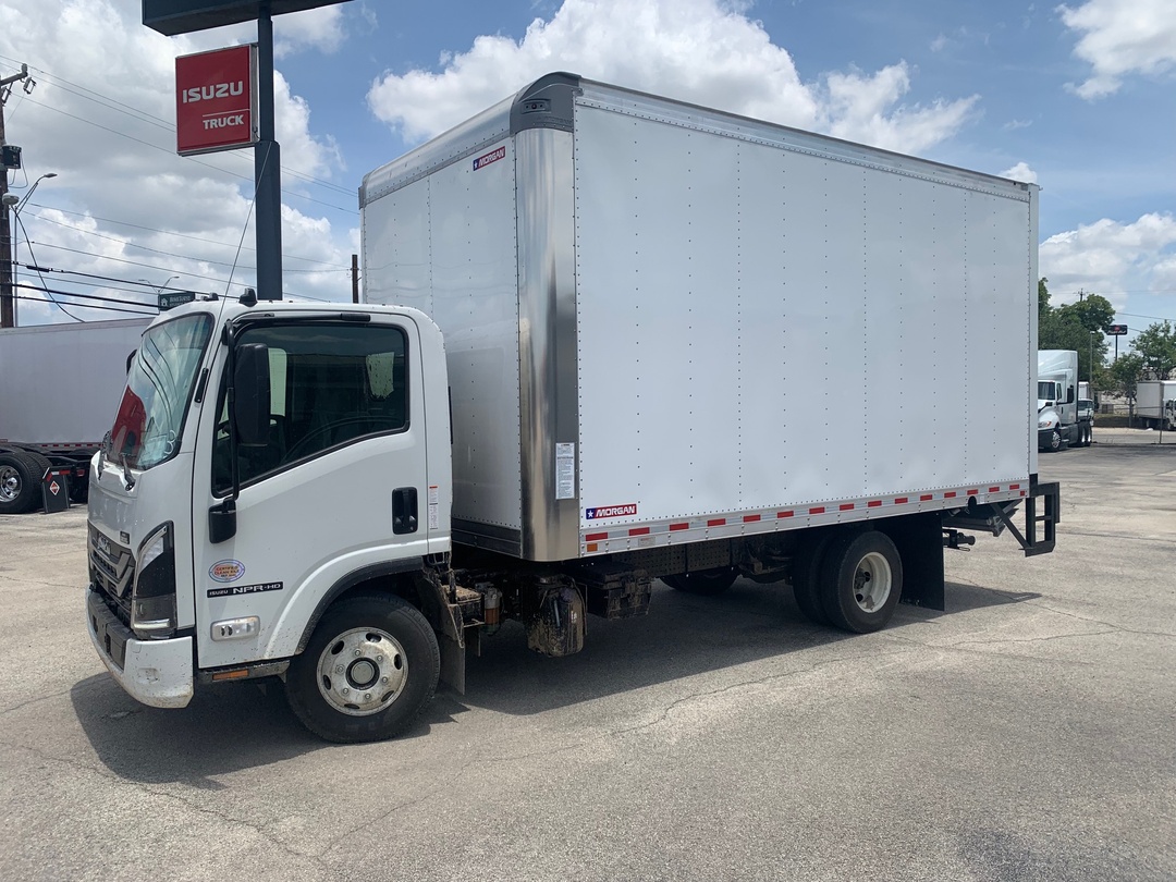 2025 Isuzu NPR - image 1