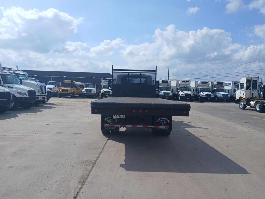 2022 International MV - image 3