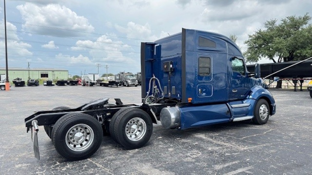 2019 Kenworth T680 - image 5