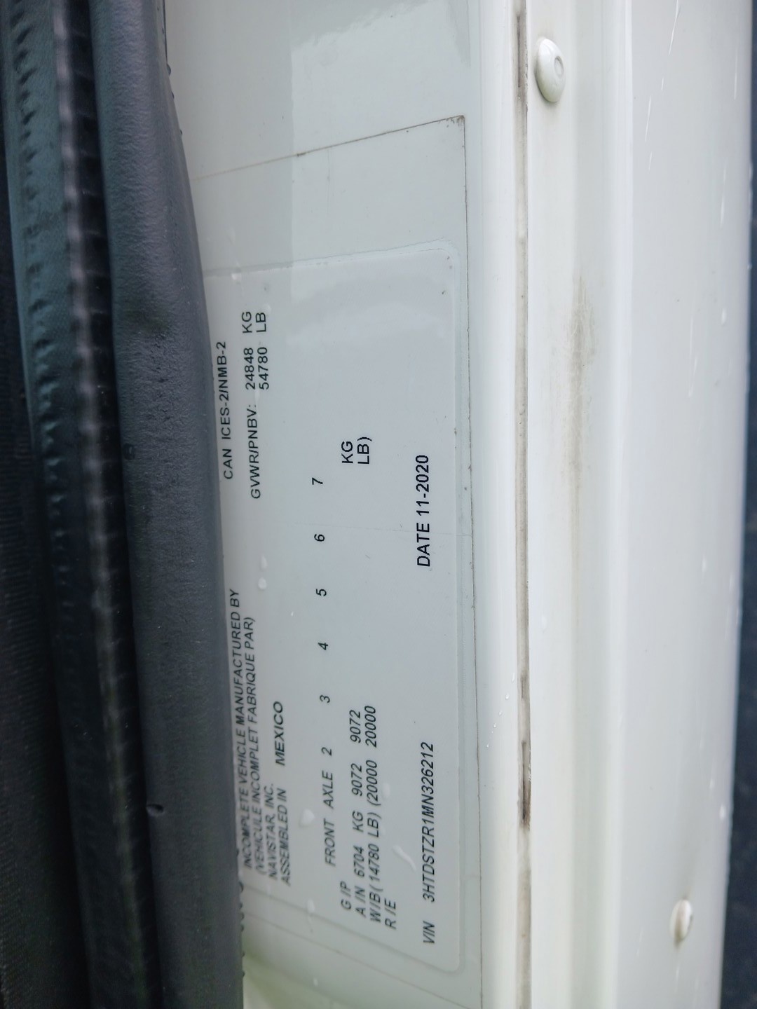 2021 International HX - image 3