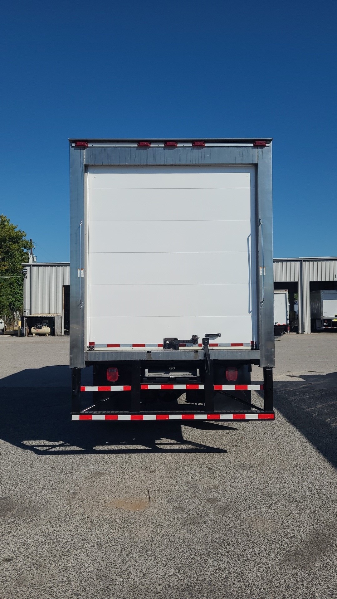 2019 International 4300 - image 10