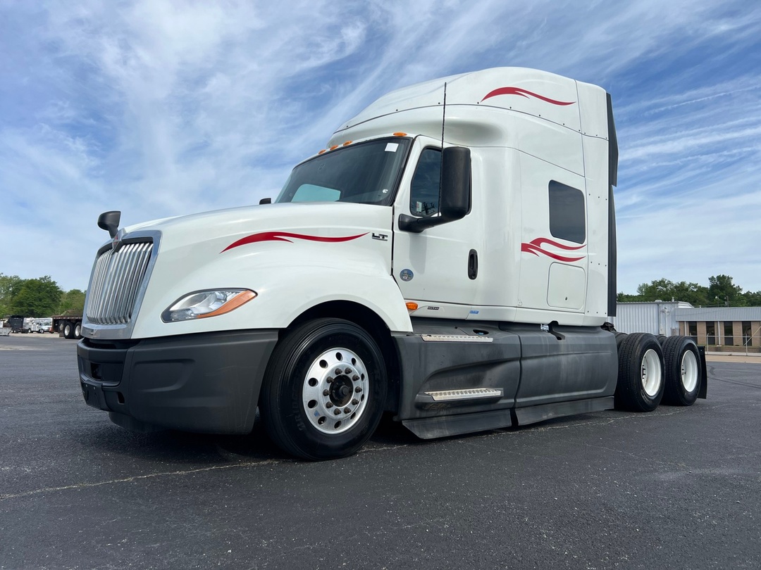 2022 International LT625