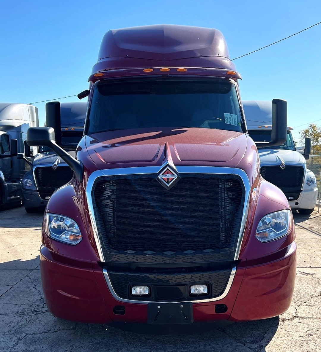 2025 International LT - image 7