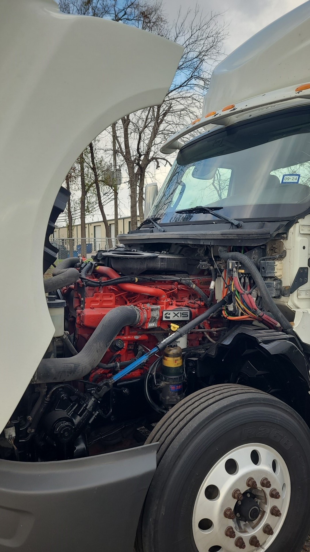 2018 International LT - image 6