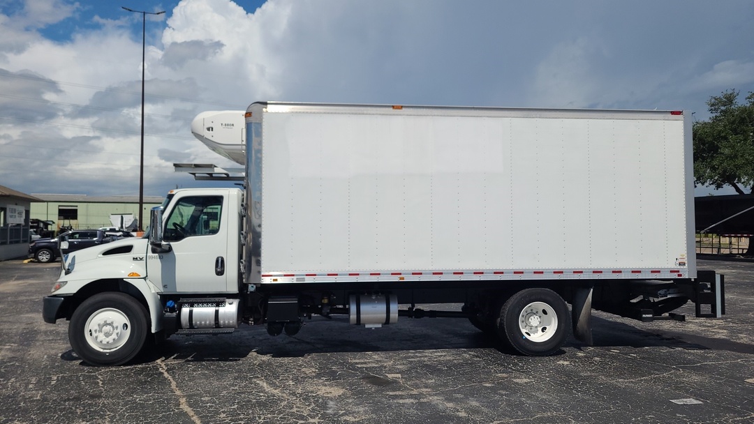 2019 International MV - image 5