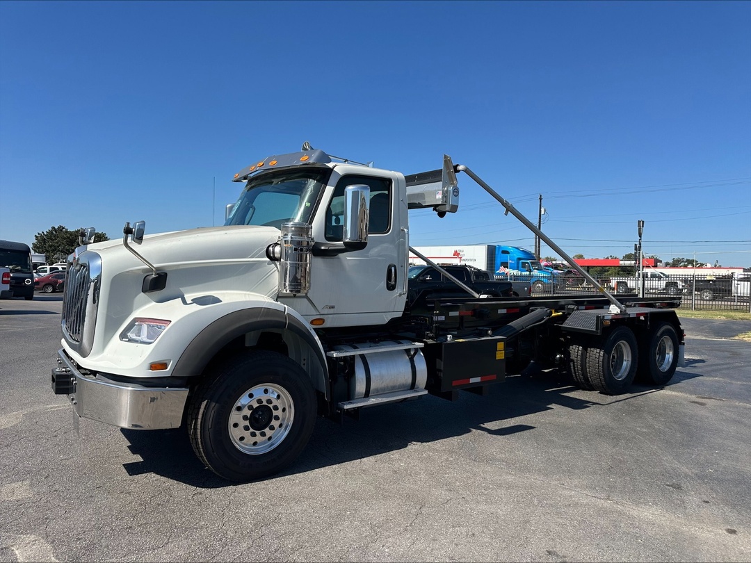 2024 International HX - image 5