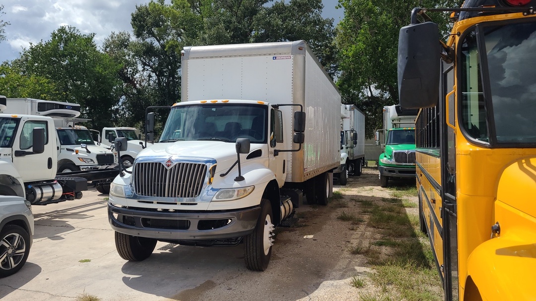 2019 International 4300 - image 1