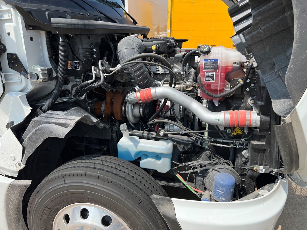 2025 International LT - image 9
