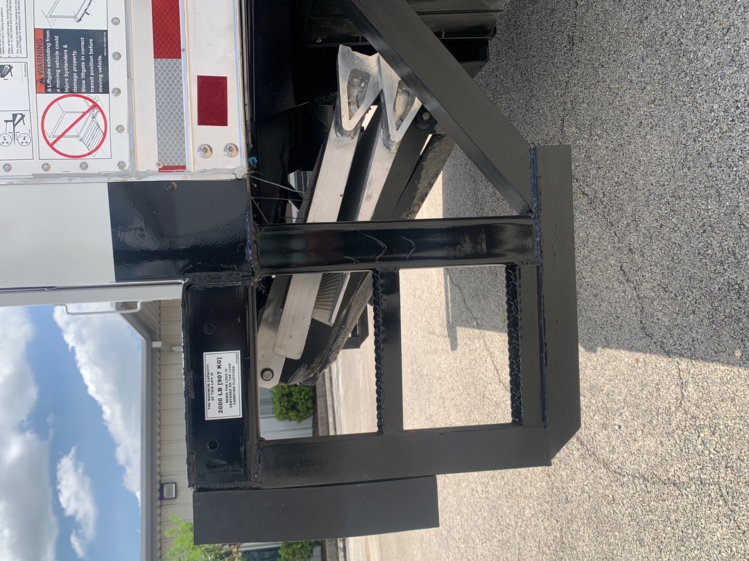 2025 Isuzu NPR - image 2