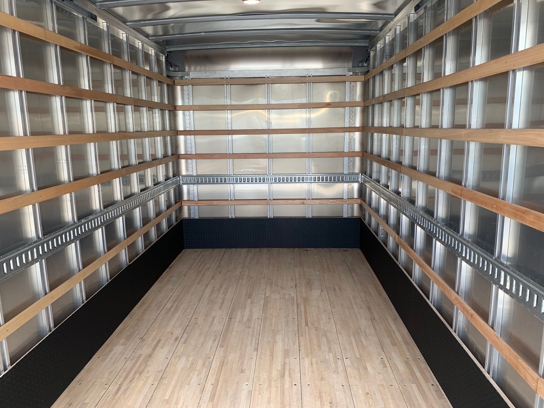 2025 Isuzu NPR - image 7