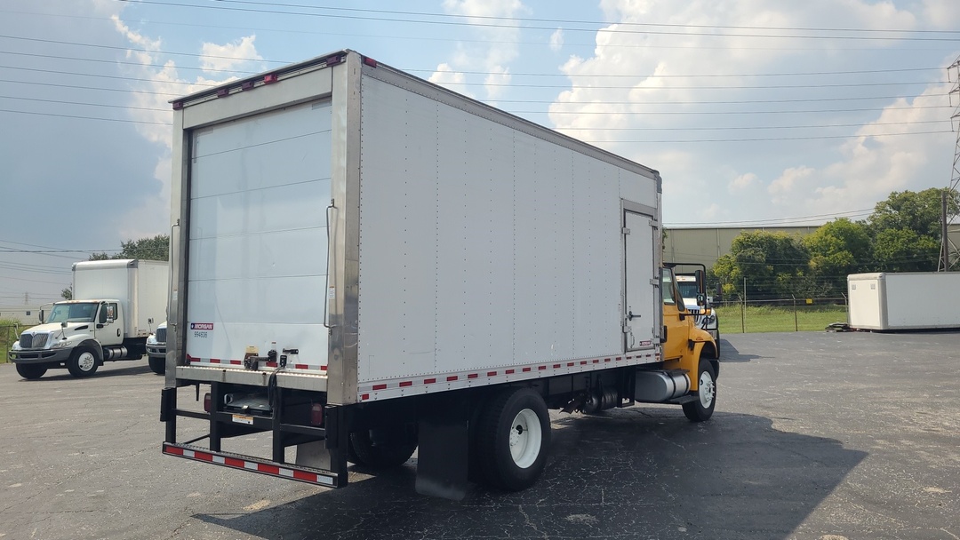 2019 International 4300 - image 2