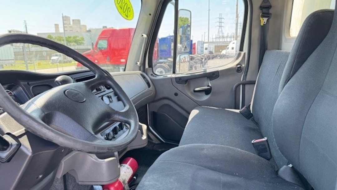 2020 Freightliner M2 106 - image 10