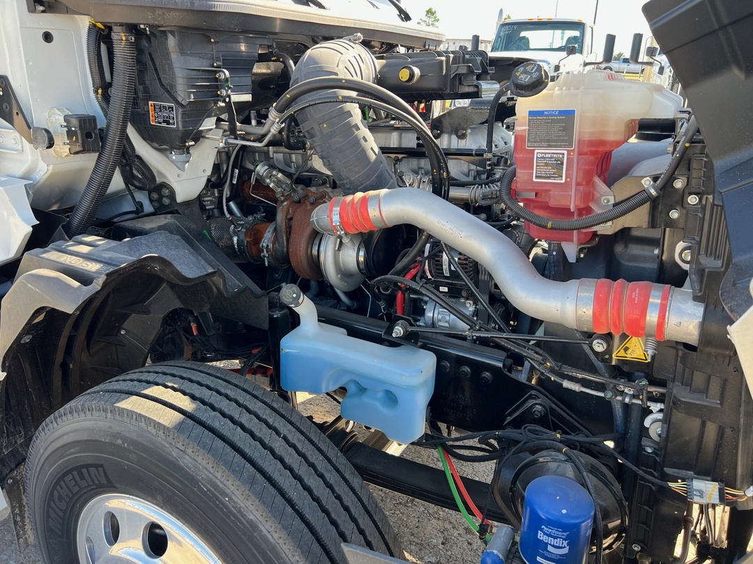 2026 International LT - image 11