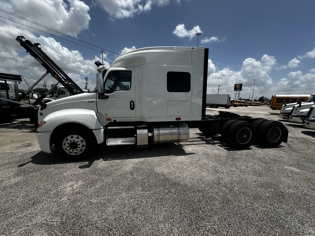 2025 International LT - image 2