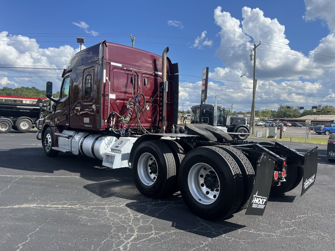2020 Freightliner Cascadia - image 4