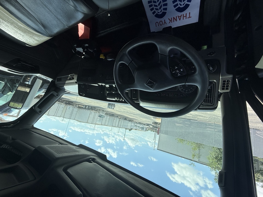 2020 International MV - image 4