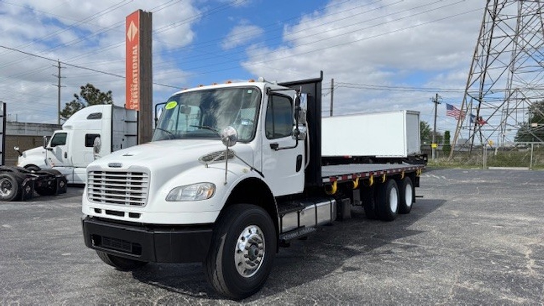 2017 Freightliner M2 106 - image 10