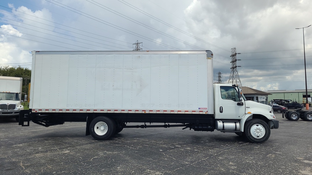 2019 International MV - image 12