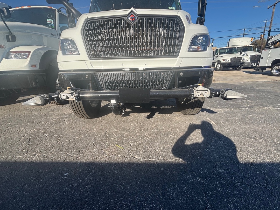 2025 International MV - image 3