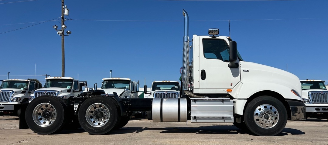 2026 International LT - image 3