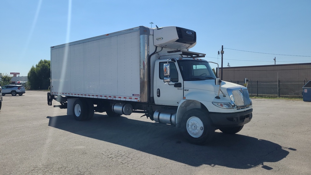 2020 International MV - image 2