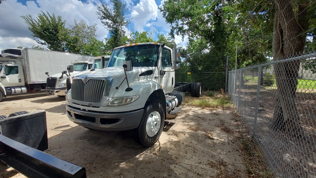 2020 International MV - image 1