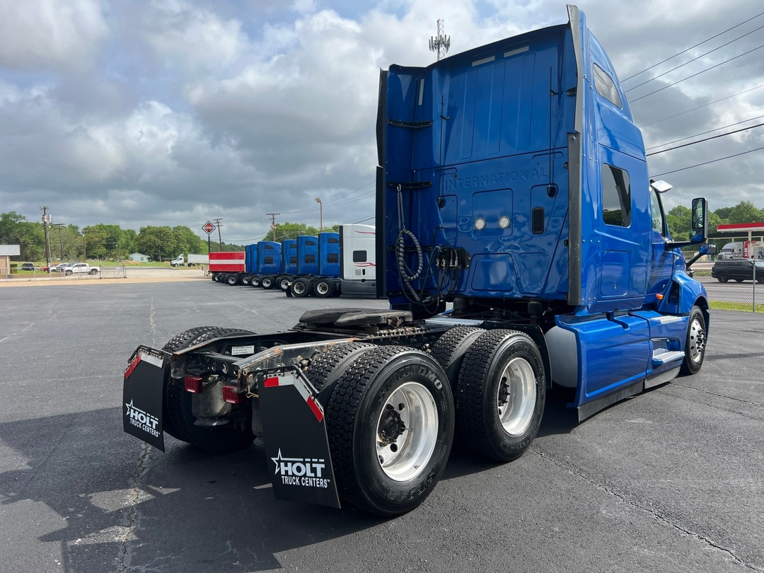 2021 International LT in Oklahoma City, OK — photo 4